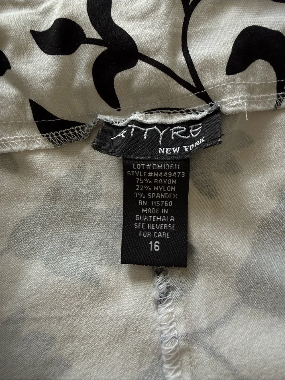 Attyre Black and White Floral Stretch Capris/Cropped Pants